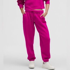 Lululemon Scuba Mid-Rise Oversized Jogger